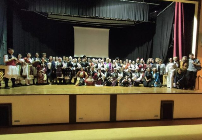 Ελαμψαν μαθητές και μαθήτριες του 1ου ΓΕΛ Ελασσόνας σε εκδήλωση για την παράδοση του τόπου μας
